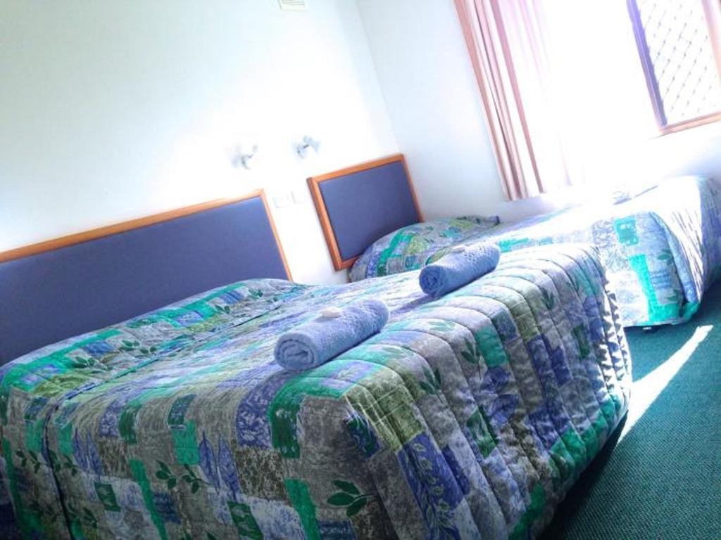 Pelicans Motel San Remo Room photo
