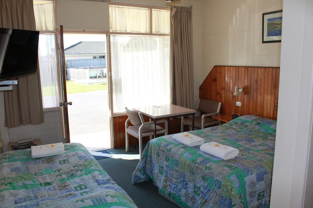 Pelicans Motel San Remo Exterior photo
